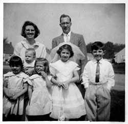 Donald and Audrey Hauprich with first five children in 1956